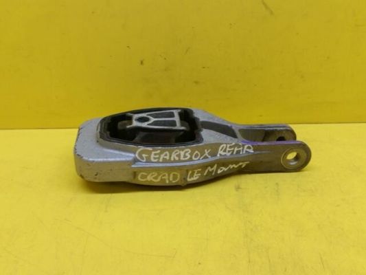 Suku Cadang Mobil OEM 95245332 Belakang Mesin Chevrolet Mount Rubber Metal