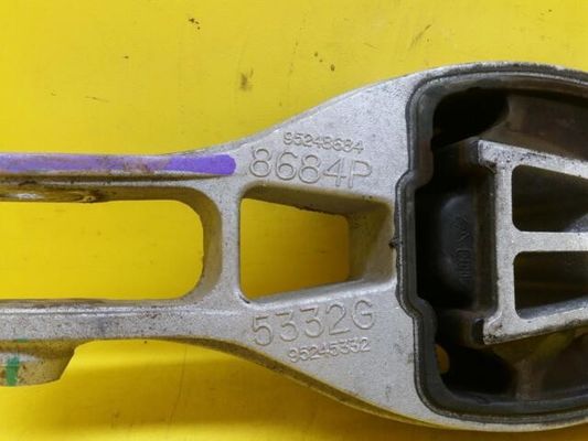 Pemasangan Mesin Mobil Eropa Berkualitas Tinggi untuk Chevrolet di belakang mobil